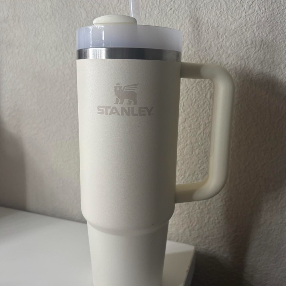 Cream Stanley
